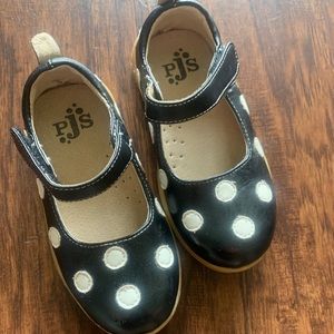 NEW Puddle Jumpers Black and White Shoes sz 26